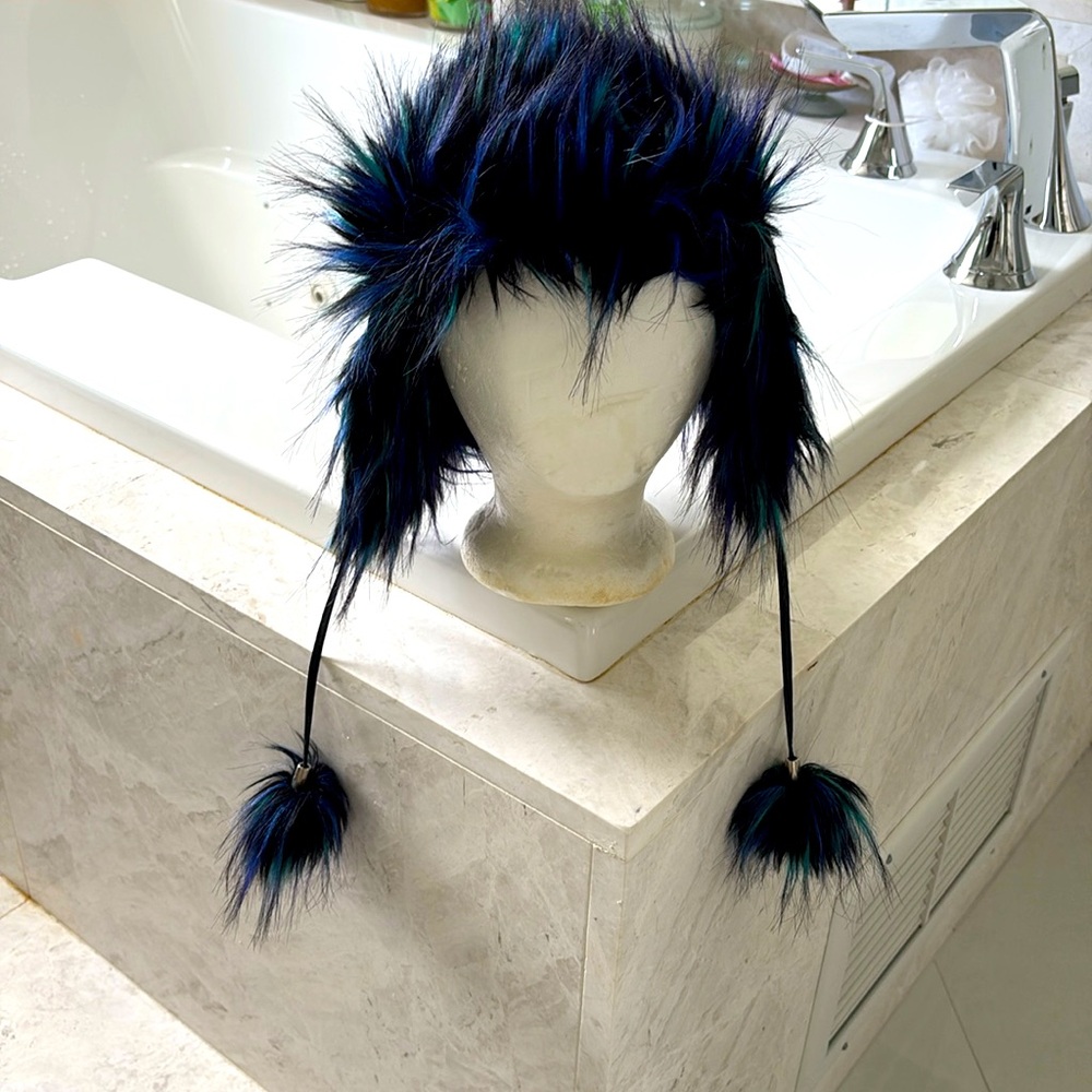 JOCELYN FAUX POM POM TRAPPER HAT
